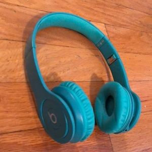 Beats by Dre—beats solo HD